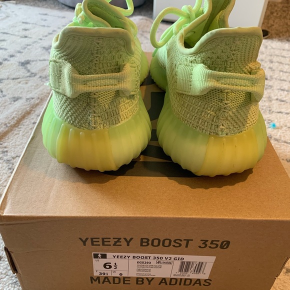 Adidas Yeezy Boost 350 v2 ‘Glow’ - Picture 3 of 6